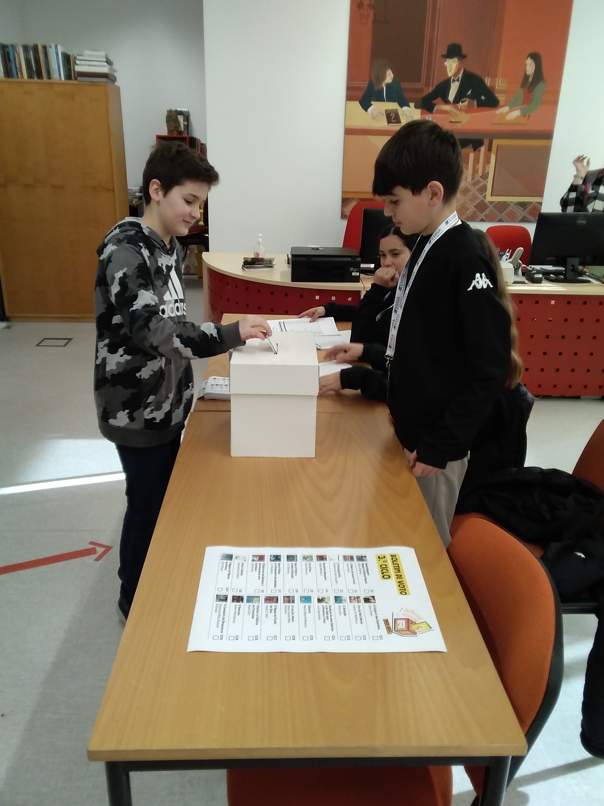 39 Miúdos a votos dia de eleição na Frei